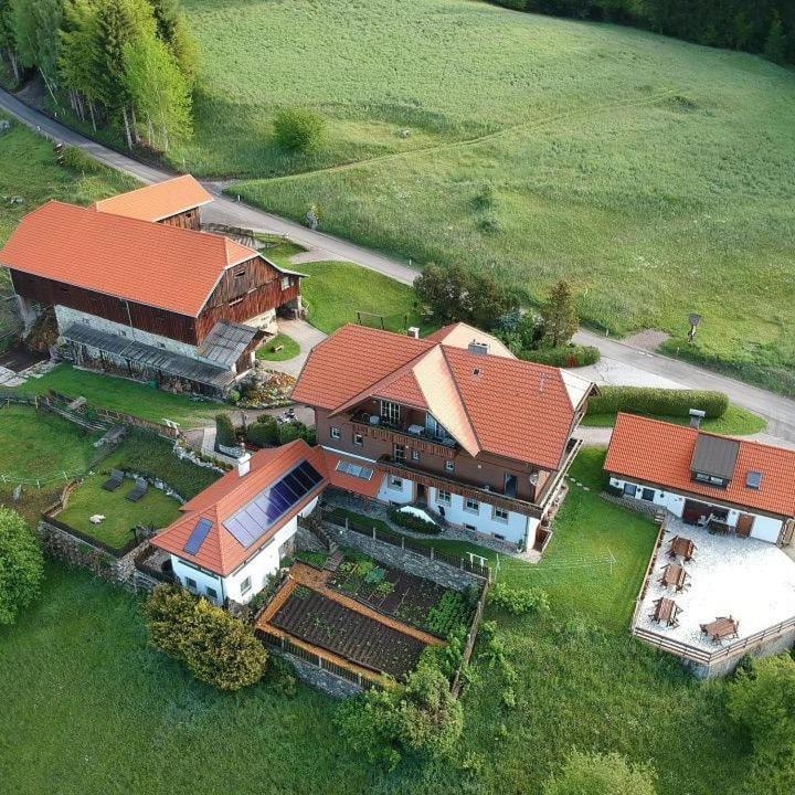 Pension Bauernhof Baumgartner Stanahof Fresach Exterior photo